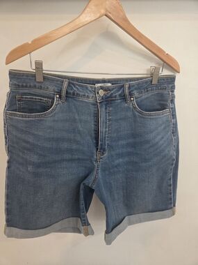 Croft & Barrow Mid Blue Denim Shorts - 7" Inseam